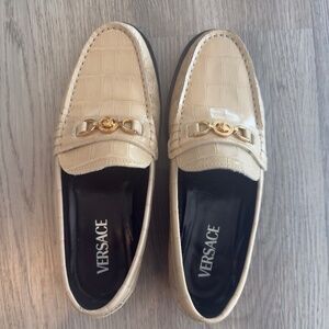 Versace Size: 38/8 Medusa '95 Crocodile-Embossed Loafers in Neutral/Brown
